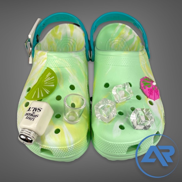 CROCS Other - Crocs x Margaritaville Classic Clog Slipper Jimmy Buffet Jibbitz